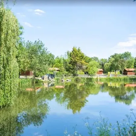 Bois 5 Domaine Les Epinettes Camping Saint-Gervais (Vendee)