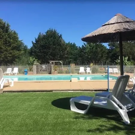 Bois 5 Domaine Les Epinettes Camping Saint-Gervais (Vendee)