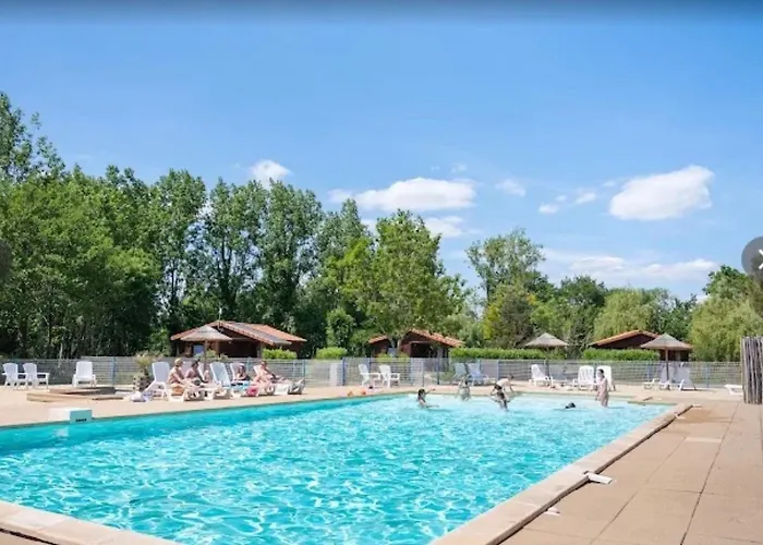 Camping Bois 5 Domaine Les Epinettes Saint-Gervais (Vendee)